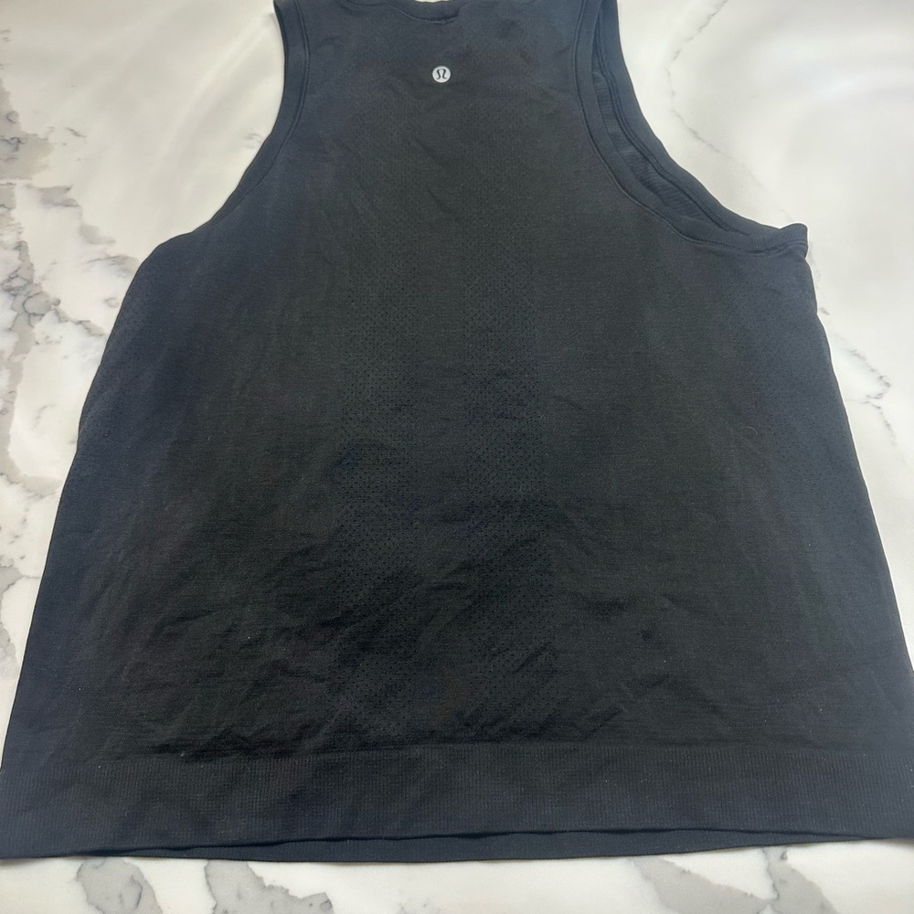 Lululemon Women’s Swiftly Tech Racerback Tank in Black Size 8